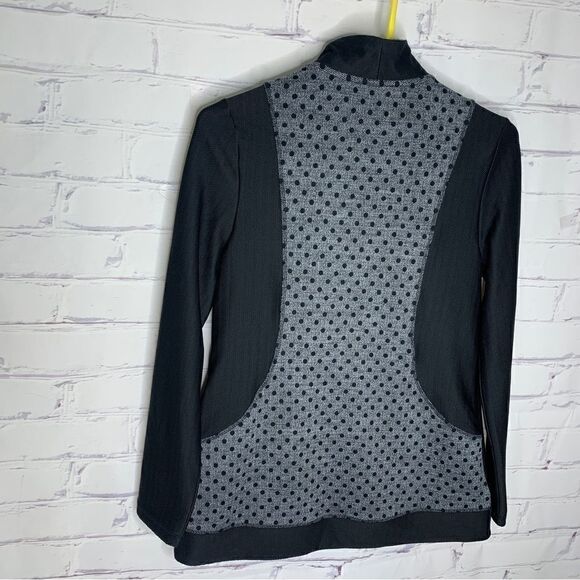 Chico’s Zenergy size 0/4/6 black jacket - Picture 1 of 6